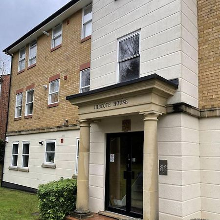 Stunning Studio Flat - Free Parking - 3 Min From Sutton Station Appartement Buitenkant foto